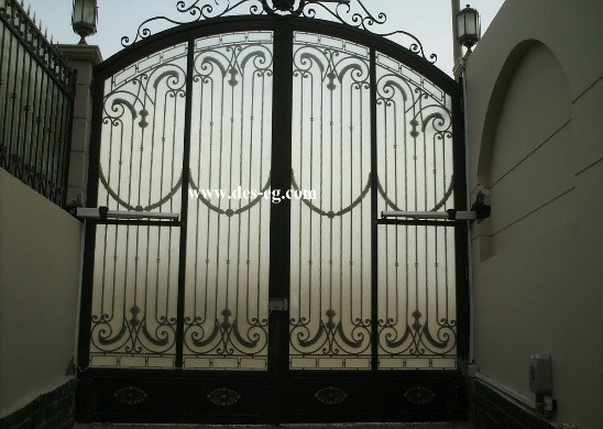 Swinging Gate